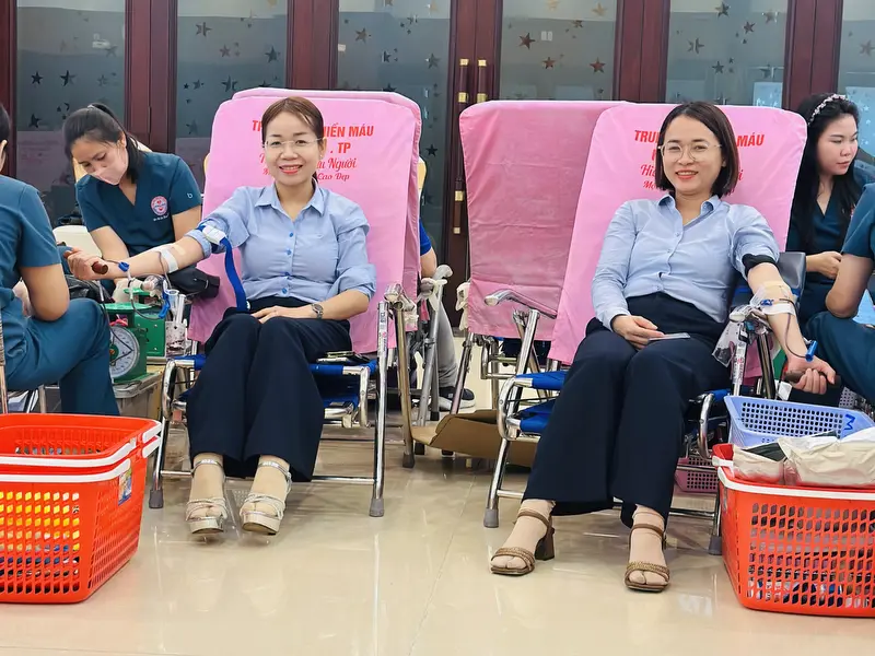 Cty luat Kieu An va Cong su hien mau nhan dao (8)